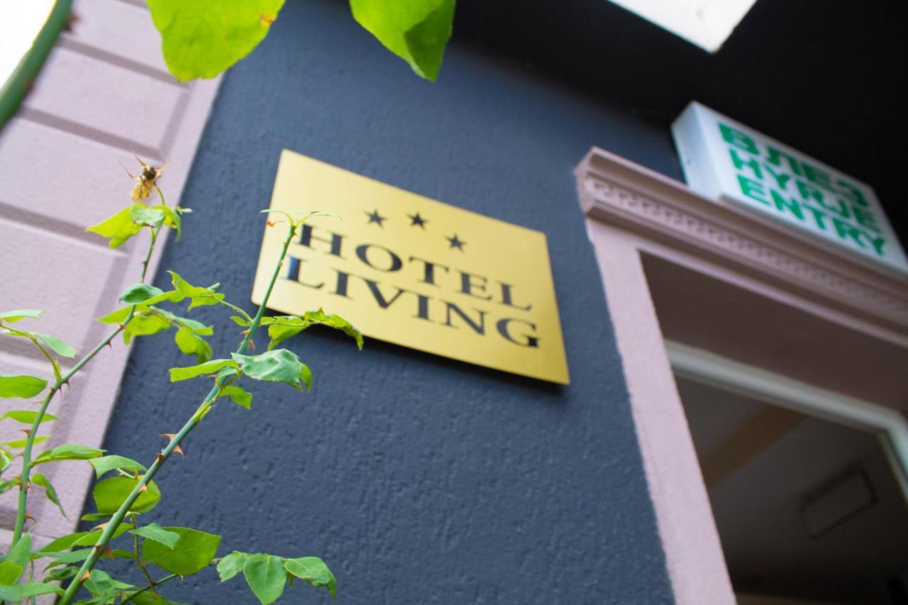 Hotel Living Suto Orizari Екстер'єр фото