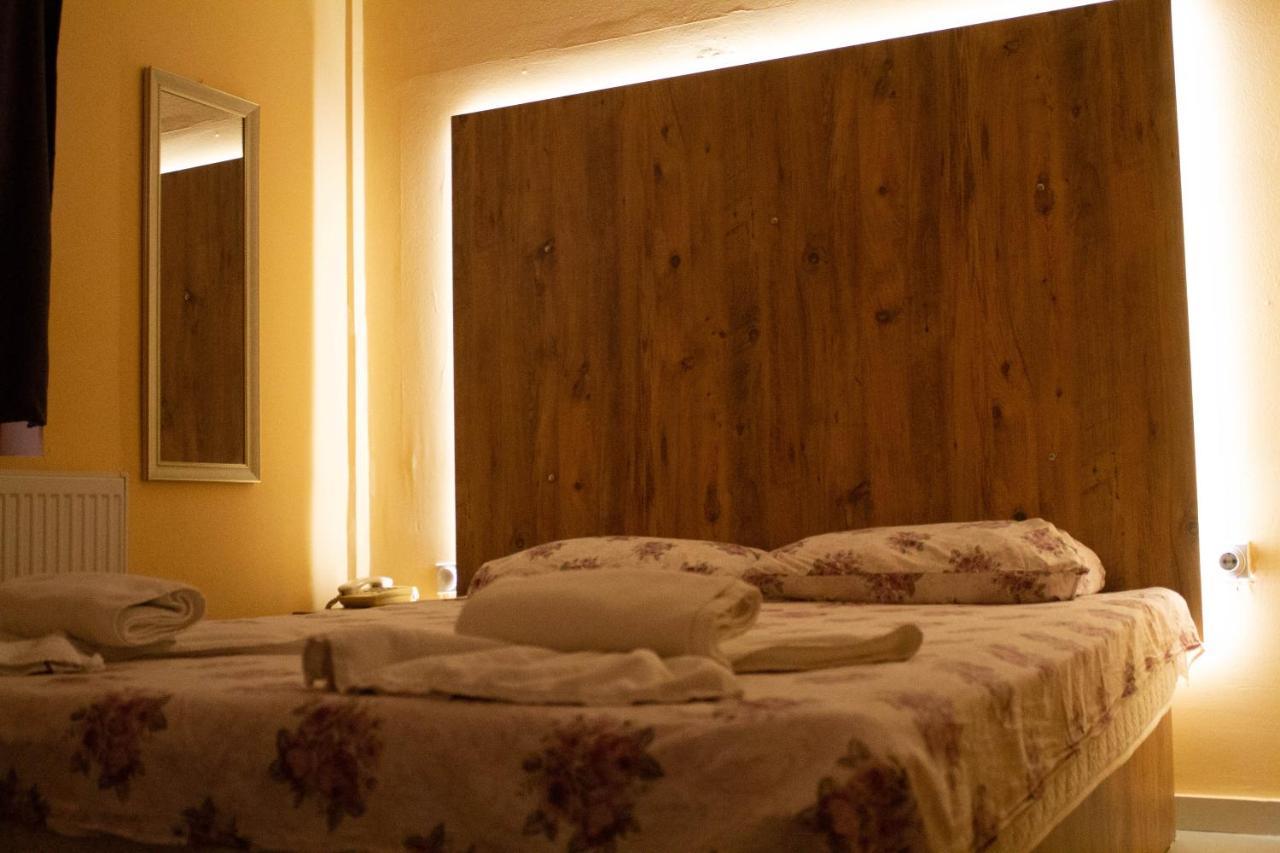 Hotel Living Suto Orizari Екстер'єр фото