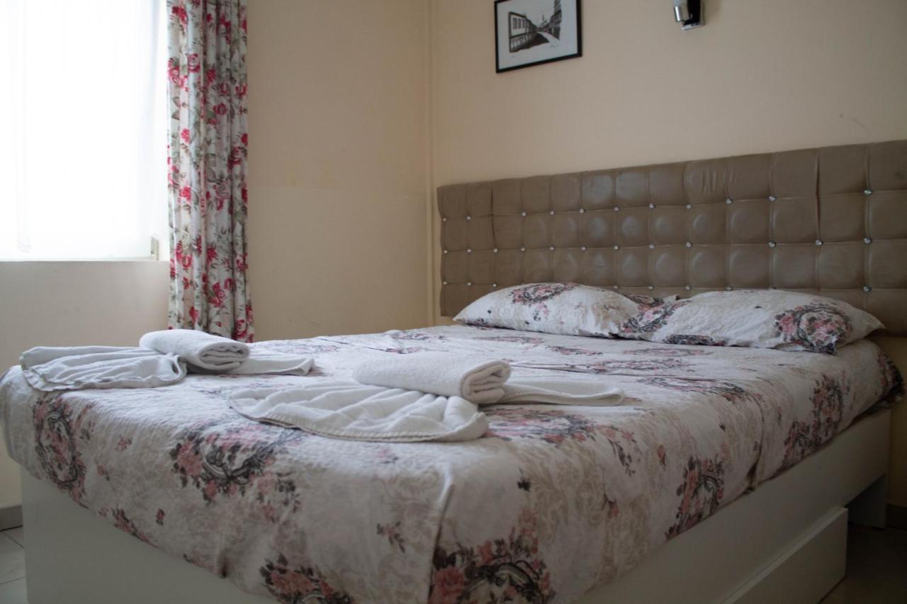 Hotel Living Suto Orizari Екстер'єр фото