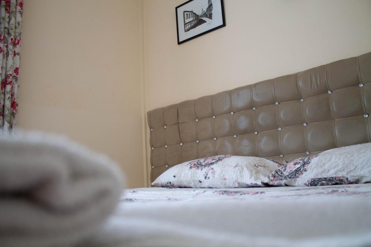 Hotel Living Suto Orizari Екстер'єр фото
