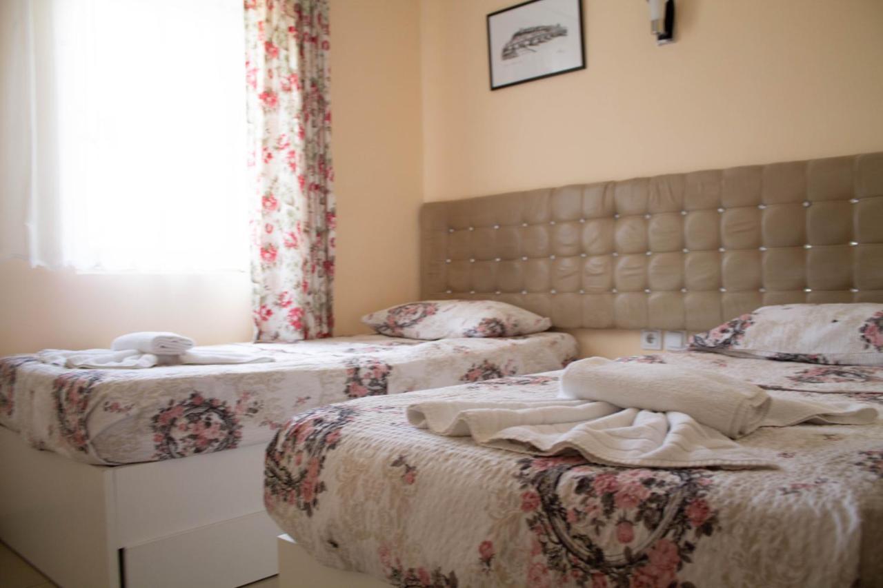 Hotel Living Suto Orizari Екстер'єр фото